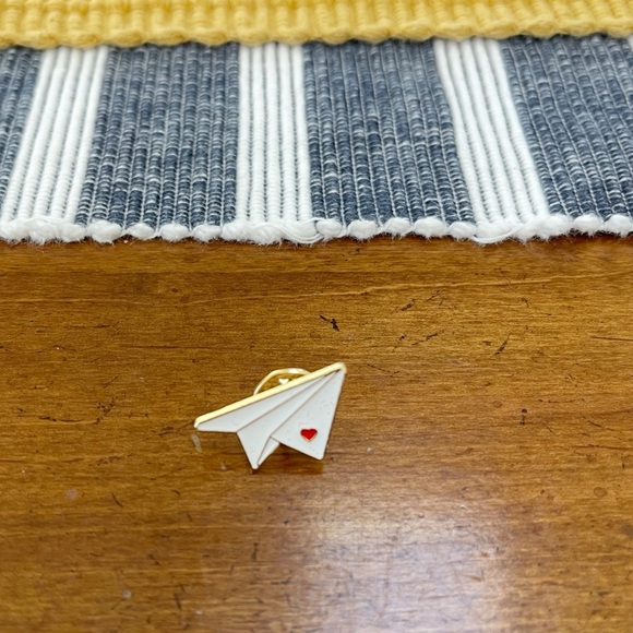 Paper Airplane Heart | Enamel Pin | Fanny Pack Pin | Backpack/Purse/Hat Pin - Picture 3 of 6